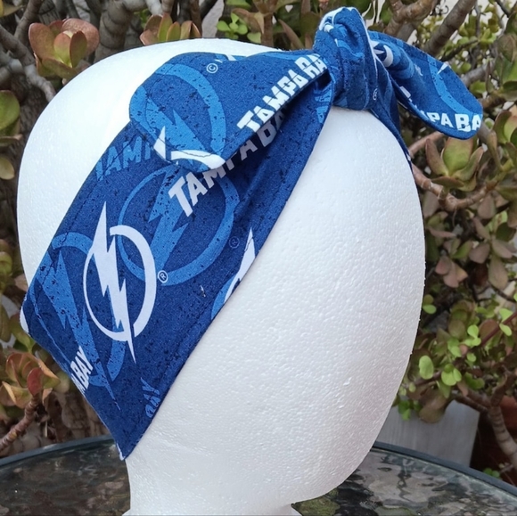 Tampa Bay Lightning Infinity Scarf - Picture 1 of 5